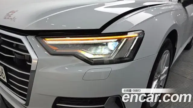Audi A6 2022 — ფოტო 17/32
