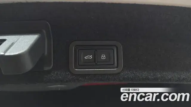 Audi A6 2022 — ფოტო 14/32