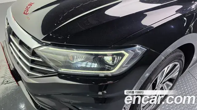 Volkswagen Jetta 2021 — Şəkil 1/50