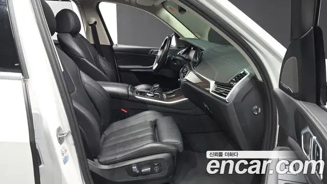 BMW X5 2022 — Фото 10/20