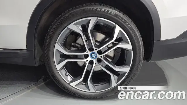 BMW X5 2022 — ფოტო 21/34
