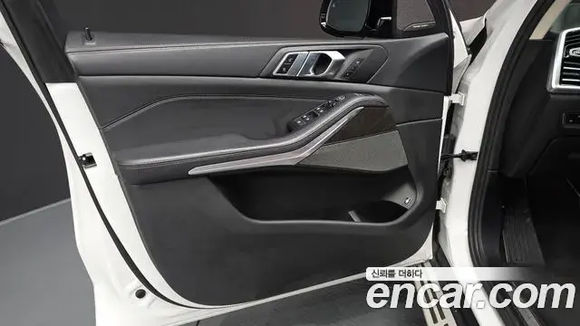 BMW X5 2022 — ფოტო 24/34
