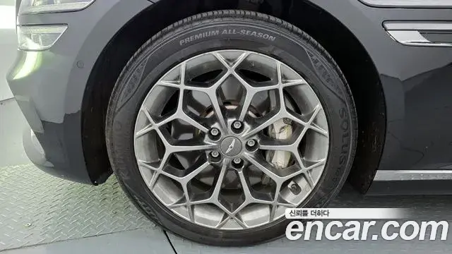 Genesis G80 2020 — Photo 15/20