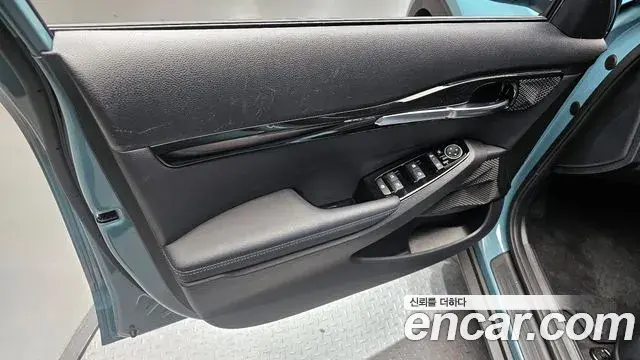 Kia Seltos 2024 — ფოტო 18/30