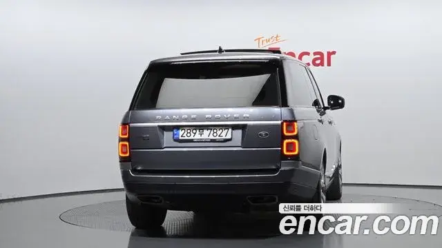 Land Rover Range Rover 2021 — ფოტო 7/20