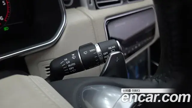 Land Rover Range Rover 2021 — ფოტო 8/20