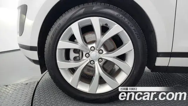 Land Rover Range Rover Evoque 2022 — Photo 2/20