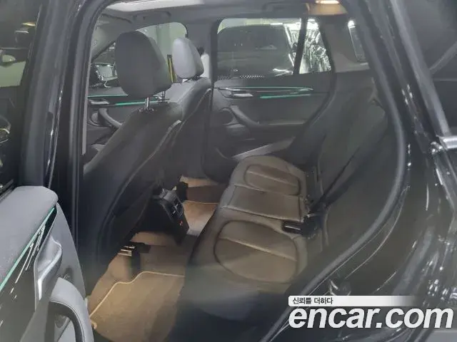 BMW X1 2022 — ფოტო 15/19