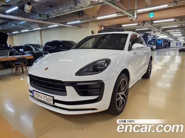 Porsche Macan 2022 — ფოტო 2/20