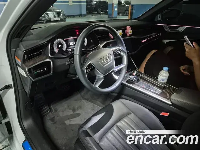 Audi A6 2023 — Photo 1/14