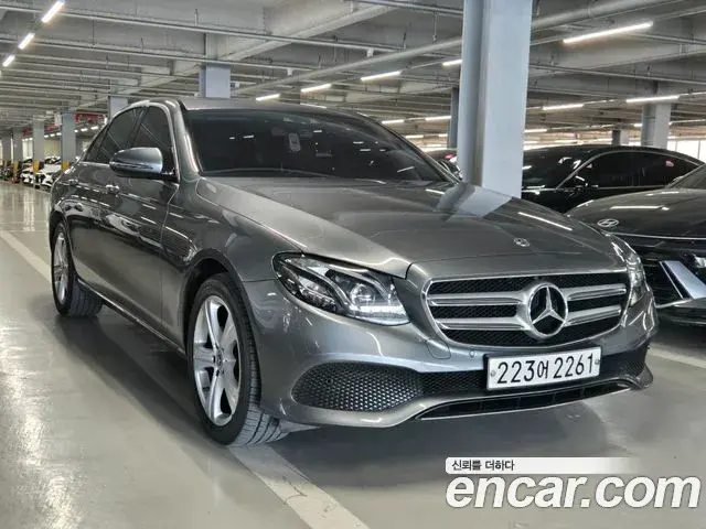 Mercedes-Benz E-Class 2018 — ფოტო 10/20