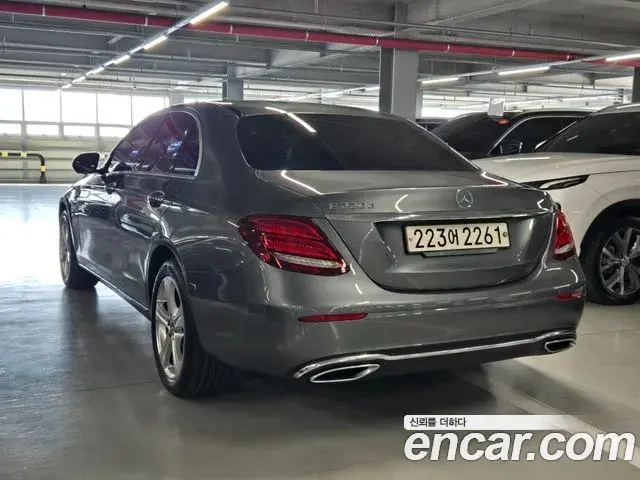 Mercedes-Benz E-Class 2018 — ფოტო 7/20