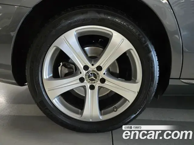 Mercedes-Benz E-Class 2018 — ფოტო 4/20