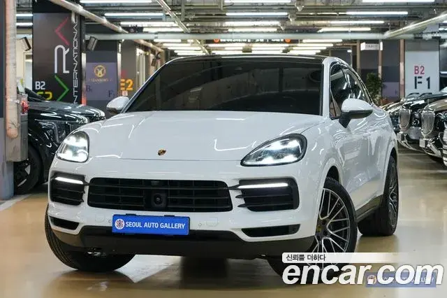 Porsche Cayenne 2020 — ფოტო 2/18