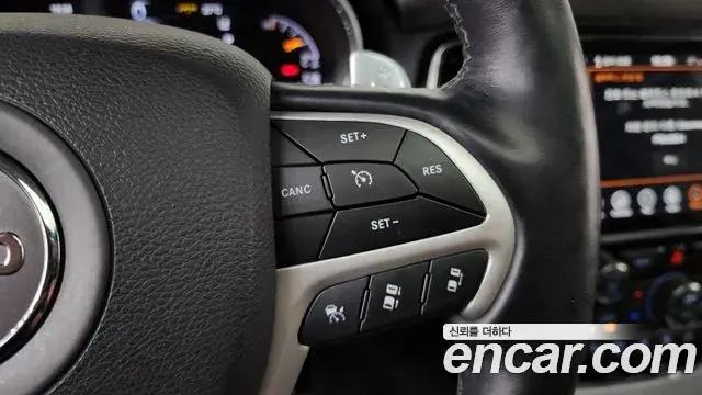 Jeep Grand Cherokee 2021 — Photo 4/20