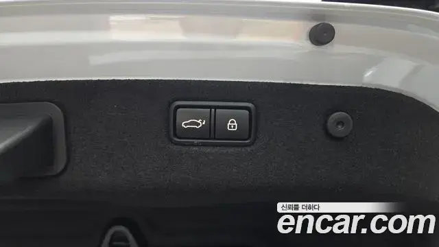 Genesis G70 2019 — ფოტო 22/36