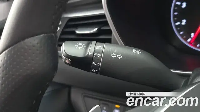 Genesis G70 2019 — ფოტო 35/36