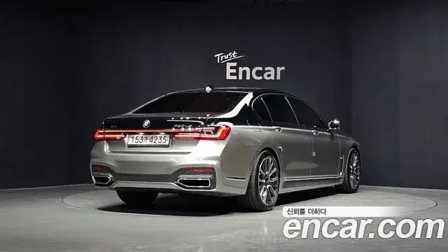BMW 7 Series 2020 — ფოტო 14/20