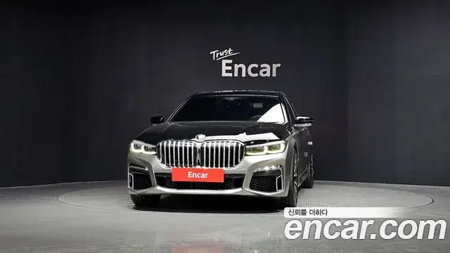 BMW 7 Series 2020 — ფოტო 8/20
