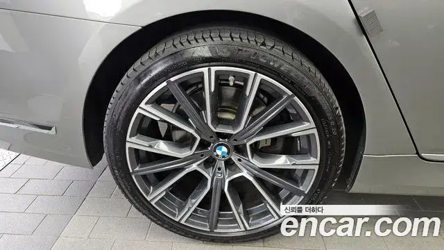BMW 7 Series 2020 — ფოტო 10/20