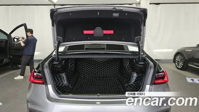 BMW 7 Series 2020 — ფოტო 17/20