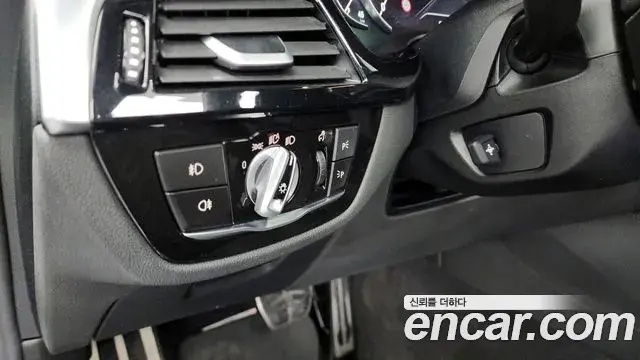 BMW 5 Series 2018 — Фото 16/20