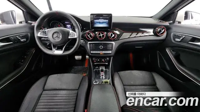 Mercedes-Benz GLA-Class 2019 — Фото 10/20