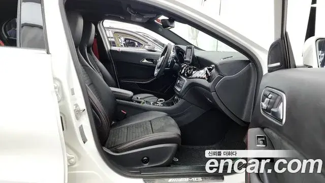 Mercedes-Benz GLA-Class 2019 — Фото 11/20