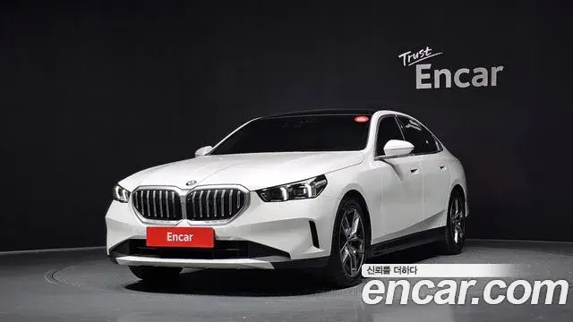 BMW 5 Series 2024 — ფოტო 23/33