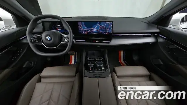 BMW 5 Series 2024 — ფოტო 18/33