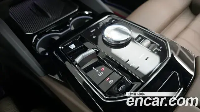 BMW 5 Series 2024 — ფოტო 7/33