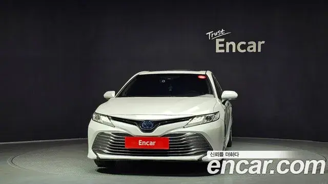 Toyota Camry 2019 — Photo 1/28
