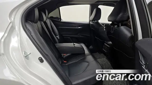 Toyota Camry 2019 — Photo 25/28