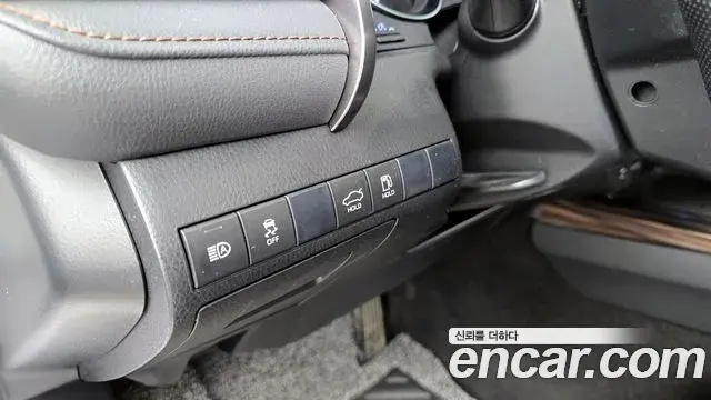 Toyota Camry 2019 — Photo 17/28