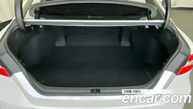 Toyota Camry 2019 — Photo 6/28