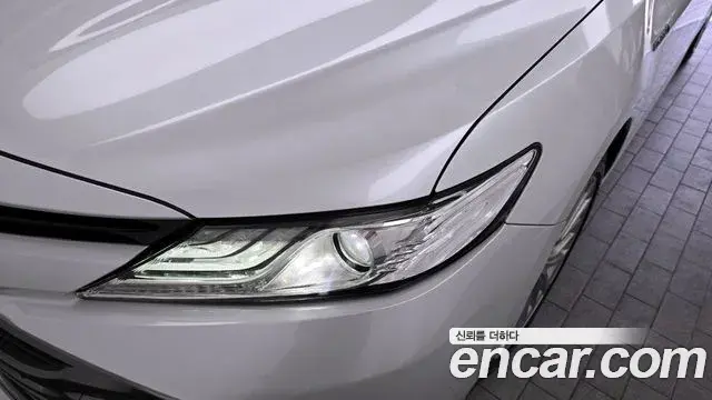 Toyota Camry 2019 — Photo 12/28
