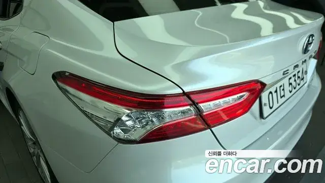 Toyota Camry 2019 — Photo 3/28