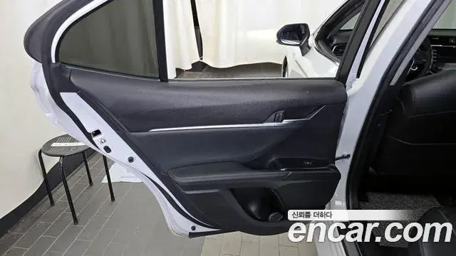 Toyota Camry 2019 — Photo 11/28