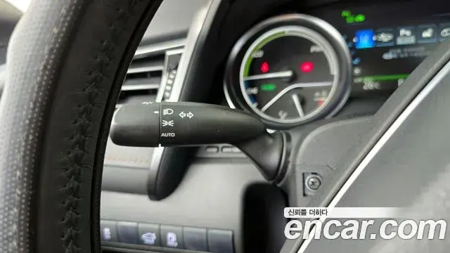 Toyota Camry 2019 — Photo 28/28