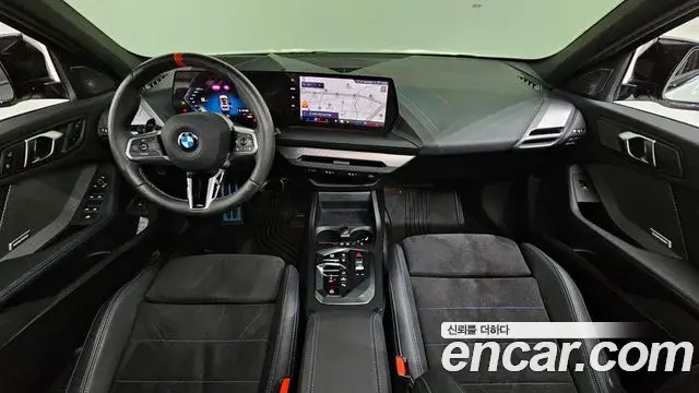 BMW 1 Series 2025 — Şəkil 26/36