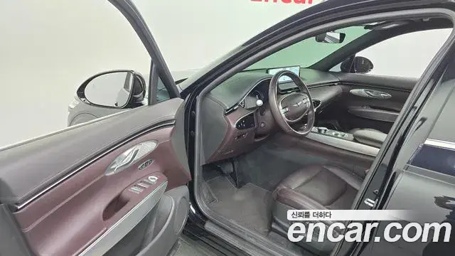 Genesis GV70 2021 — Photo 20/35