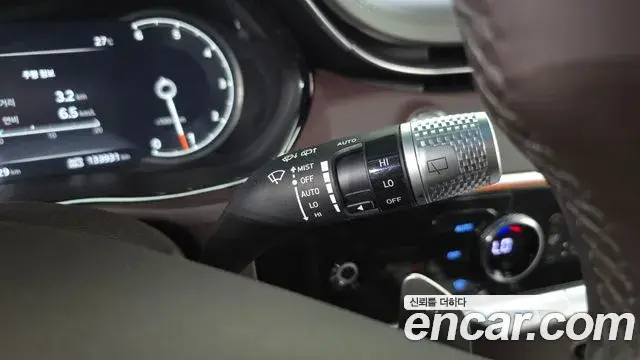 Genesis GV70 2021 — Photo 9/35