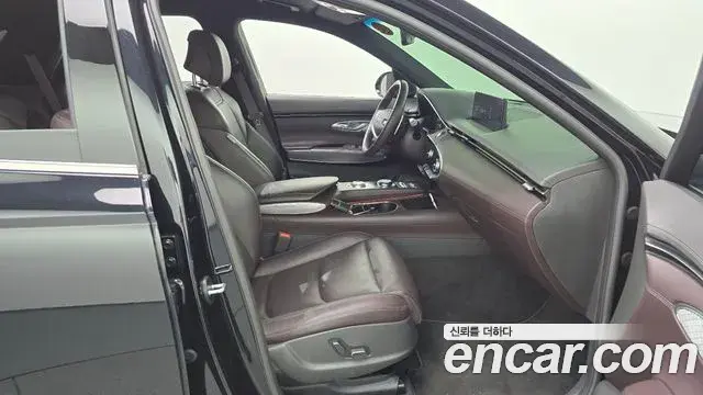 Genesis GV70 2021 — Photo 32/35