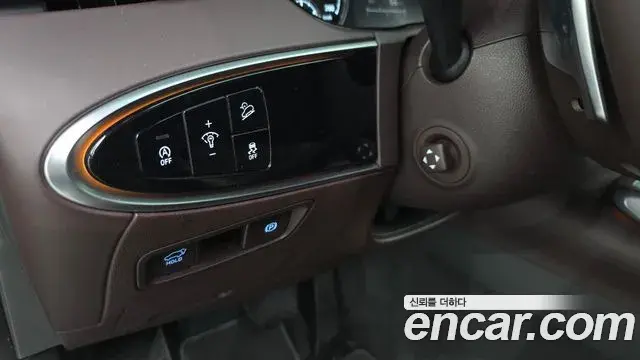 Genesis GV70 2021 — Photo 16/35