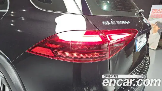 Mercedes-Benz GLE-Class 2024 — ფოტო 11/34