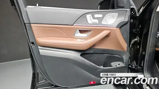 Mercedes-Benz GLE-Class 2024 — ფოტო 31/34