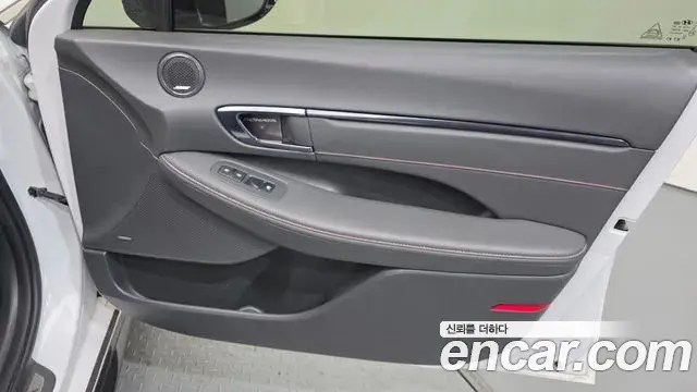 Hyundai Sonata Hybrid 2021 — ფოტო 8/35