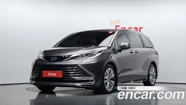Toyota Sienna 2023 — Şəkil 1/20