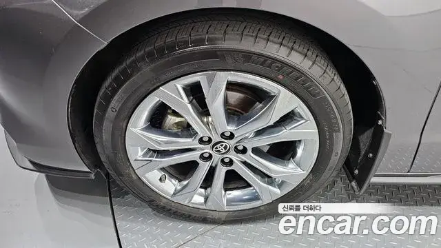 Toyota Sienna 2023 — Şəkil 15/20