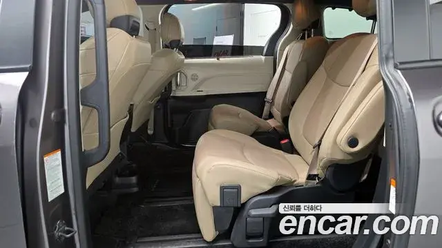 Toyota Sienna 2023 — Şəkil 9/20